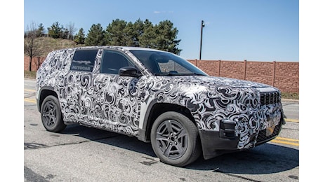 Jeep Cherokee: nuove foto spia e nuove indiscrezioni anticipano il SUV