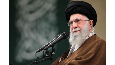 Mandato arresto Netanyahu, Khamenei: “Ci vorrebbe una condanna a morte”