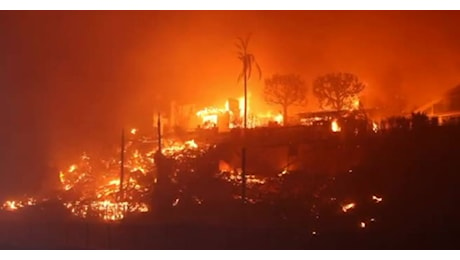 IL VIDEO. Rogo a Los Angeles, 30mila in fuga dalle ville delle Pacific Palisades