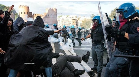 Scontro corteo pro Palestina a Roma. Da Askatasuna ai padovani, il Viminale: «Sono infiltrati». La strategia per contenerli