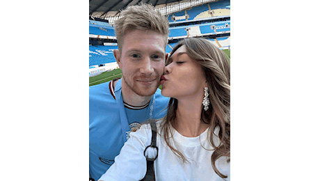 Missione Napoli: la moglie Michelle in avanscoperta