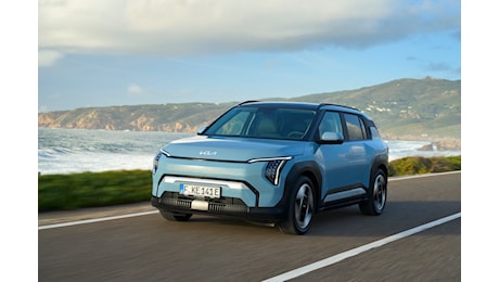 Al volante della Kia EV3, il Suv elettrico compatto