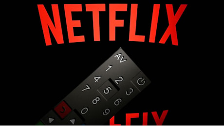 Bridgerton, stretta sulle password e piano con pubblicità: boom di abbonamenti per Netflix