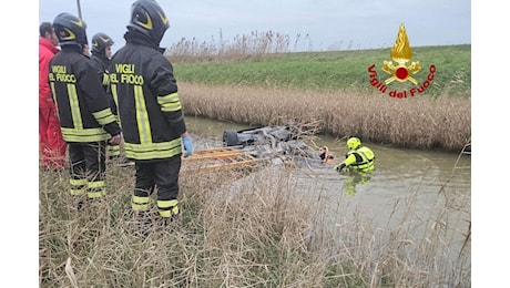 Finisce nel fiume con l’auto dopo volo di 10 metri, morto 38enne