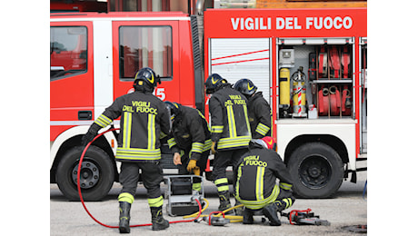 Incendio in un appartamento a Terni: morti madre e figlio insieme al cane di famiglia