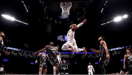 Nba: Cleveland domina a Brooklyn, Fontecchio vince all'overtime