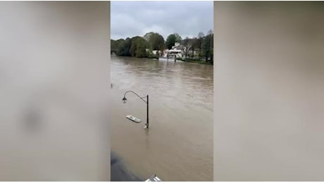 Maltempo, a Torino Murazzi di nuovo sott'acqua, la piena dopo due giorni di pioggia