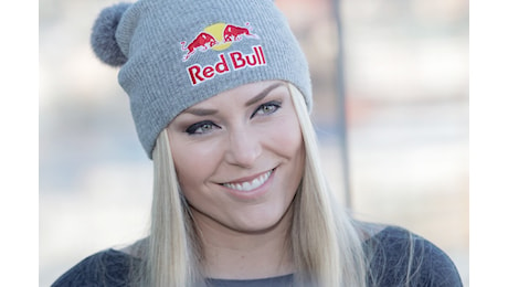 Lindsey Vonn, a 40 anni, torna in pista