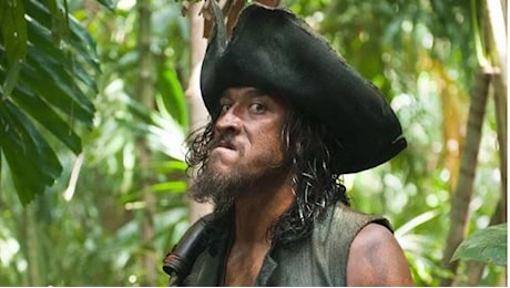 Uno squalo uccide Tamayo Perry, attore dei “Pirati dei Caraibi”