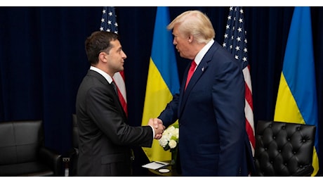 Trump vede Zelensky dopo averlo criticato: “Onore averti qui”. Il leader ucraino: “Siamo d’accordo sul fatto che la guerra va fermata”