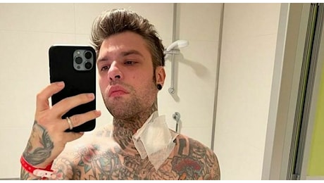 «Fedez non sta bene». Dal tumore all'ultimo malore (improvviso): cosa sappiamo sulla malattia del rapper