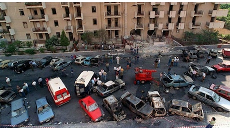 Strage di via D'Amelio, 4 poliziotti a giudizio per depistaggio sul delitto Borsellino: «Hanno detto il falso»