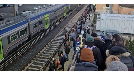 Treni, guasto sulla linea AV Roma – Napoli: con lo sciopero in corso è caos totale per i pendolari