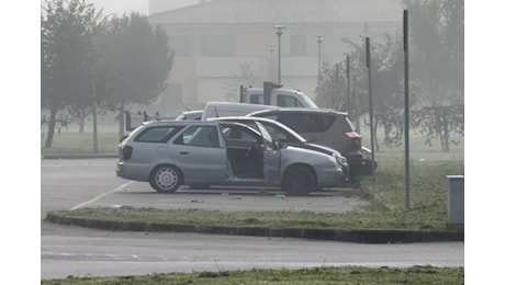 Giallo a Foligno, operaio di 56 anni accoltellato e ucciso in un parcheggio. A dare l'allarme è stato un passante