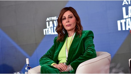 Visibilia, nel 2024 ricavi in calo ed ebitda negativo. Rinviata l’udienza per falso in bilancio per la ministra Santanché