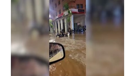 Maltempo in Marocco, Marrakech sott'acqua: allagamenti e traffico in tilt