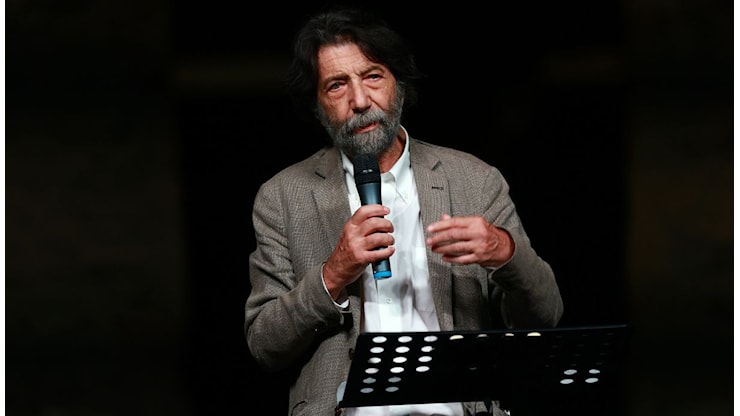 Onda nera dalla Germania alla Romania, per Massimo Cacciari la democrazia rischia di spararsi nelle p**** - Virgilio Onda nera dalla Germania alla Romania, per Massimo Cacciari la democrazia rischia di spararsi nelle p**** - Virgilio