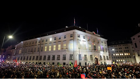 Vienna, in piazza contro Kickl: “Mai al potere i nazisti xenofobi”