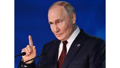 Putin: 'Complimenti a Trump, pronto a dialogare con lui su Ucraina'