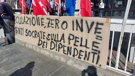 Sciopero Tpl Linea, presidio davanti alla Provincia: Speculazione, zero investimenti, Socrate sulla pelle dei dipendenti (FOTO e VIDEO)