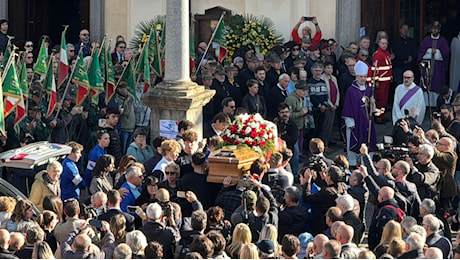 Matilde Lorenzi, folla i funerali. La sorella: Da lunedì mi manca l’aria