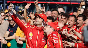 Ferrari, la frustrazione di Charles Leclerc: Sainz sta facendo meglio di me, non riesco a mettere assieme un giro