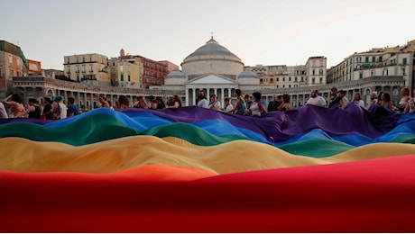 Schlein, Conte e Manfredi al Napoli Pride: domani al corteo partecipa anche De Luca