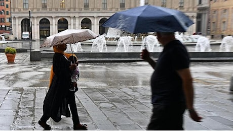 Previsioni meteo, Italia divisa in due: piogge al Centro-Nord, sole e caldo fino a 35 gradi al Sud