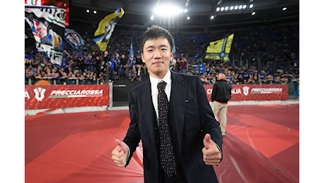 Zhang esulta per il trionfo dell’Inter al Gran Galà del Calcio: legame inscindibile