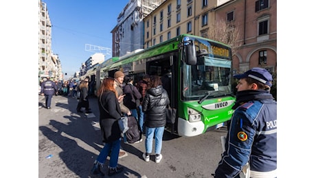 Respinto il ricorso dei sindacati per la precettazione. Salvini: Difendo il diritto alla mobilità