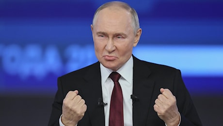 L'ultima boutade di Putin: la guerra fa bene all'economia. Smentito dai suoi stessi economisti