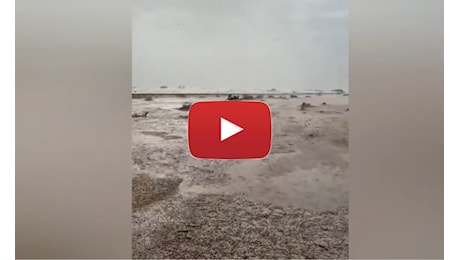 Meteo: Maltempo in Arabia Saudita, deserto imbiancato dalla grandine. Video