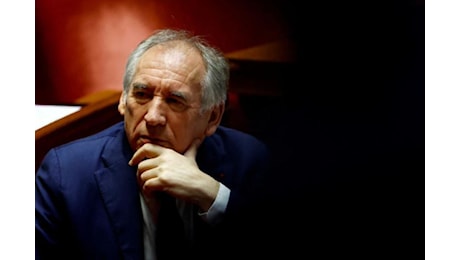 Bayrou pesca a destra e trova il governo. La sinistra: è una provocazione