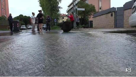 Cronaca meteo diretta - Maltempo, allagamenti a Civitavecchia: A momenti moriva mia madre - Video