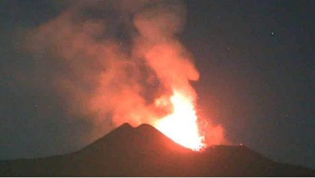 Le eruzioni dell’Etna sono solo buone notizie: il vulcanologo spiega cosa succede se la lava si accumula