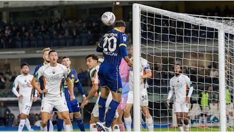 Hellas Verona-Venezia 2-1, le pagelle: disastro Joronen. Tengstedt e Kastanos i migliori