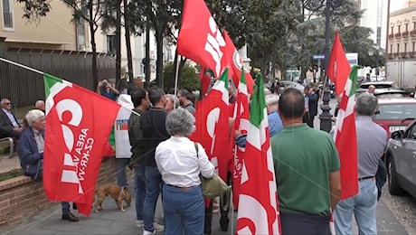 La manifestazione - Contro il ddl Sicurezza presidi anche a Catanzaro, in piazza per osteggiare la norma che impedisce le libere manifestazioni