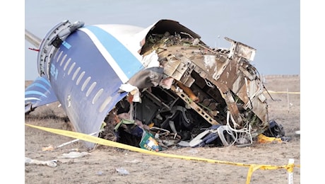 Sono 38 le persone morte nello schianto dell'aereo dell'Azerbaijan Airlines