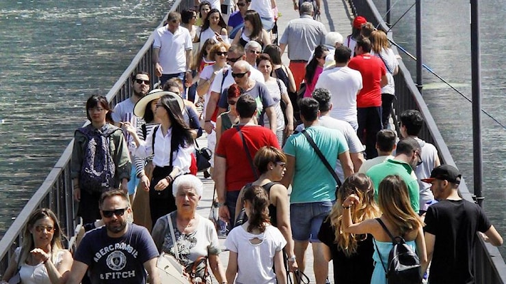 Il Lario non si è mai davvero fermato. Pasqua e ponti verso il tutto esaurito - Il Giorno Il Lario non si è mai davvero fermato. Pasqua e ponti verso il tutto esaurito - Il Giorno