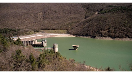 Crisi idrica, in Basilicata da oggi dai rubinetti sgorga l’acqua del fiume Basento