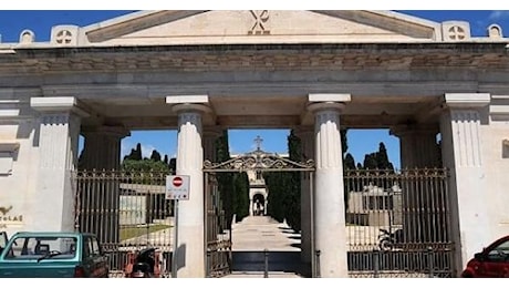 Bari, vento troppo forte: chiusi fino a domani cimiteri cittadini