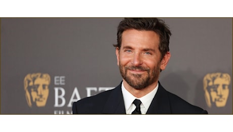 Bradley Cooper, 50 anni e non sentirli: decenni sotto i riflettori, nel segno del sogno americano