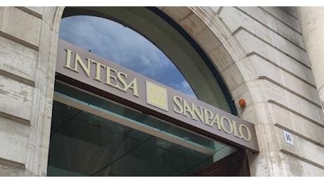 Accessi illegali ai conti correnti dei politici, Intesa Sanpaolo: «Sistemi di controllo hanno funzionato»