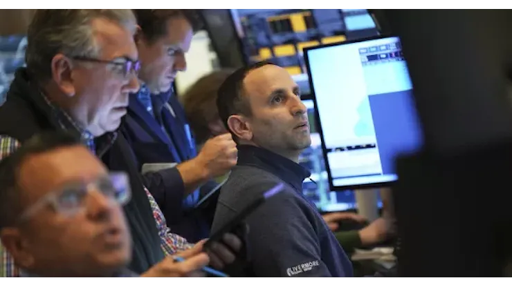 Il mercato scommette “contro” gli Usa: la speculazione in Borsa e la marcia indietro di Trump sui dazi - Il Riformista Il mercato scommette “contro” gli Usa: la speculazione in Borsa e la marcia indietro di Trump sui dazi - Il Riformista