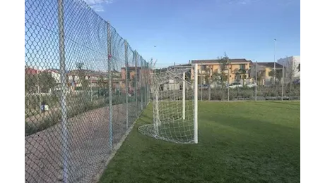 Tragedia del piccolo Gioele, a Cagliari scattano i controlli sui campi: porte da calcio fissate a terra