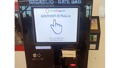 Stretta bagagli Ryanair, all'aeroporto di Bari rispunta la macchinetta per pagare la penalità