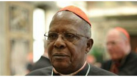 Njue, il cardinale escluso dal Conclave senza motivo: «Non sono malato, non sono stato invitato». Ma il Vaticano smentisce
