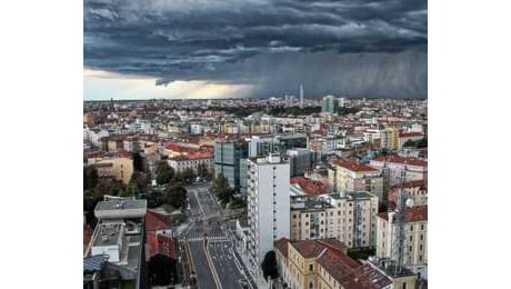 A Milano è previsto un forte temporale: scatta l'allerta meteo