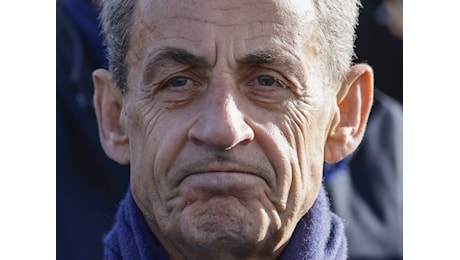 Corruzione e traffico di influenze: Nicolas Sarkozy condannato a tre anni, uno con braccialetto elettronico