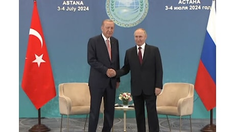 Putin vede Erdogan ad Astana: 'Nostre relazioni in costante sviluppo'